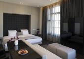 Habitación del Art’otel Amsterdam, elegante con vistas al jardín dormitorio vistas fantasticas canal